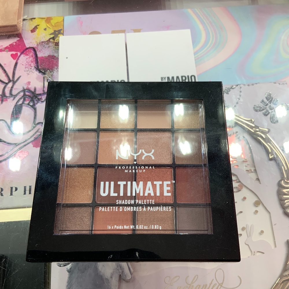 Nyx Ultimate shadow palette